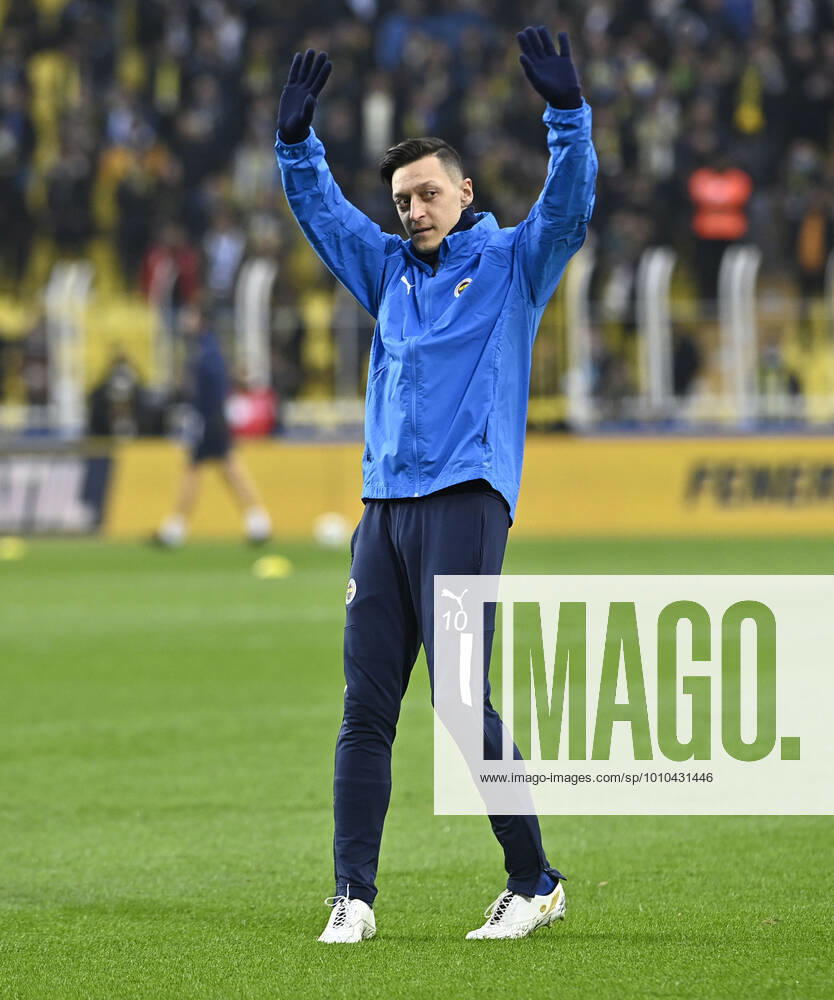 Mesut Ozil of Fenerbahce during the Turkish Super League football match between Fenerbahce and Trabzonspor at Ulker Stadium n Istanbul , Turkey on March 06 , 2022. ( Photo : Seskimphoto ) Fenerbahce vs Trabzonspor 06032022