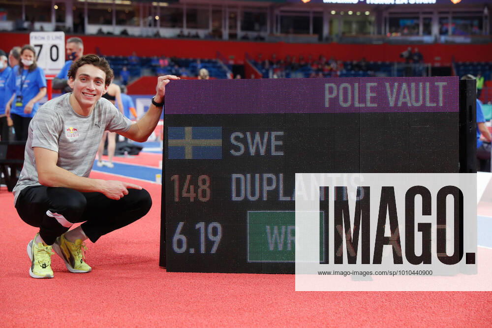 Armand Duplantis of Sweden celebrates jumping on world record competes in men?s pole vault during on March 7, 2022 in Belgrad. Photo: Pedja Milosavljevic BILDBYRAN friidrott athletics friidrett world indoor tour day 1 bbeng jubel sverige