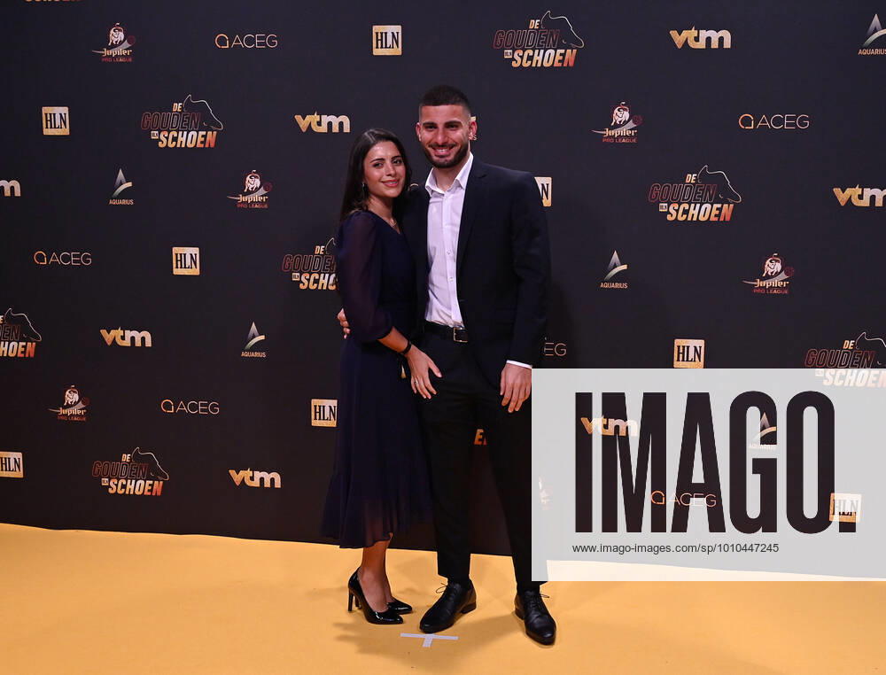 GOUDEN SCHOEN Union s Deniz Undav and his partner pictured during the 68 men edition of the Golden Shoe Award ceremony and the 6th Women s edition , Wednesday 12 January 2022 , in Antwerp Expo . The Golden Shoe , Gouden Schoen , Soulier dOr is an award for the best soccer player of the Belgian Jupiler Pro League championship during the year 2019. The female edition is the 6th one in Belgium . PHOTO SPORTPIX DAVID CATRY Antwerp Antwerp Expo Antwerp BELGIUM