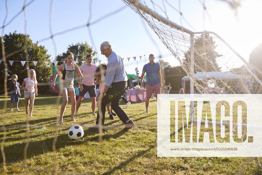 Fußball,spielen,familienfeier