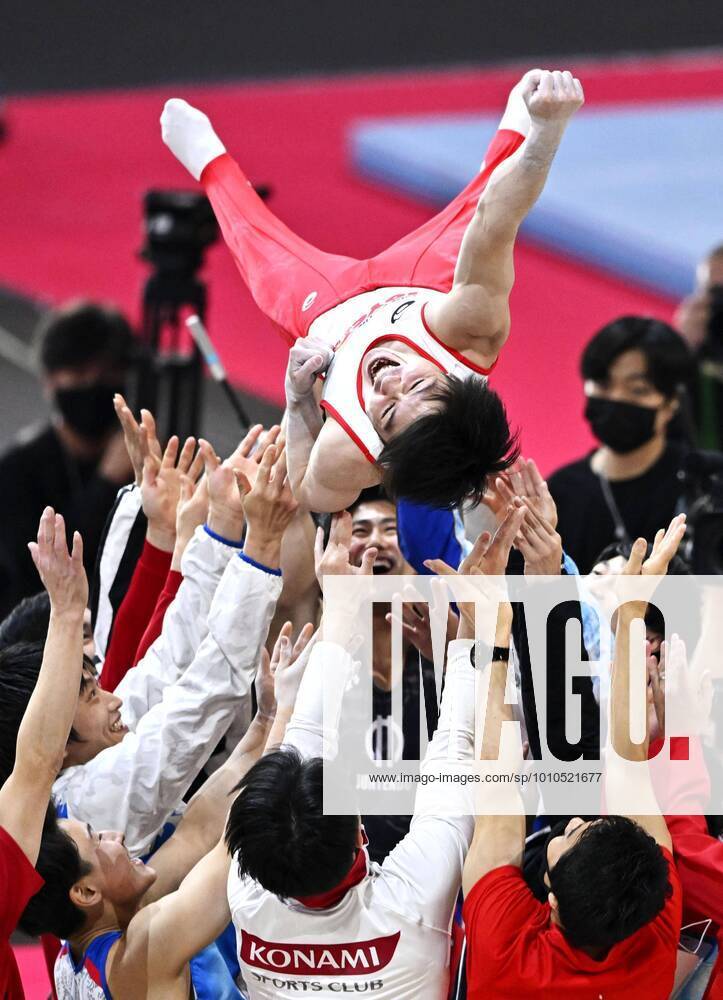 KW10 Gymnastics: Uchimura s retirement event Kohei Uchimura, who won gold medals in the men s all-around gymnastics at the 2012 and 2016 Olympics, is tossed in the air by fellow gymnasts during his retirement event at Tokyo Metropolitan Gymnasium on March 12, 2022. A14AA0001267357P