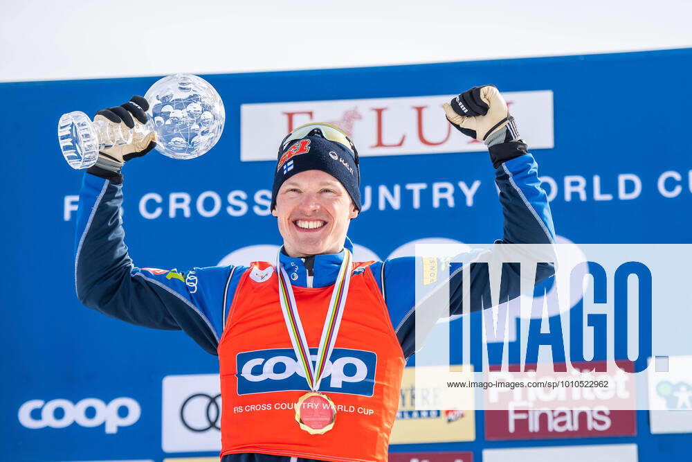 Iivo Niskanen of Finland celebrates winning FIS Cross-Country Distance World Cup on March 12, 2022 in Falun. Photo: Johanna Lundberg BILDBYRAN kod JL JL0249 skidor cross-country skiing langrenn världscupen fis cross country world cup bbeng