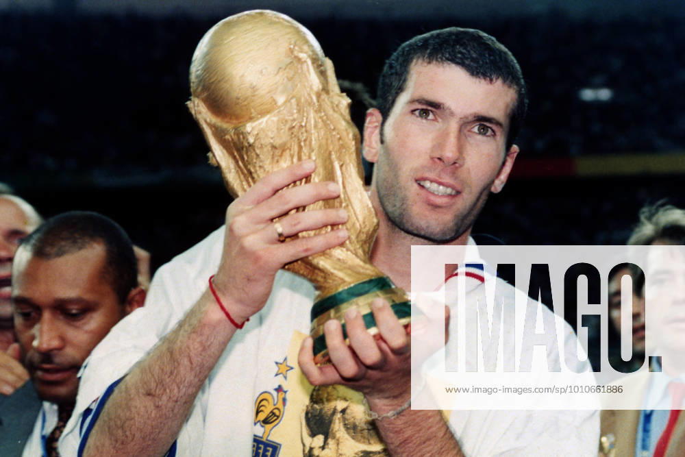 ZINEDINE ZIDANE, Francia, Celebrating, FIFA World Cup, WM, Weltmeisterschaft, Fussball France 1998, Final, Brazil vs France 0-3, Saint Denis CAMPIONATI MONDIALI FRANCIA 1998 - FINALE - BRASILE-FRANCIA 0-3