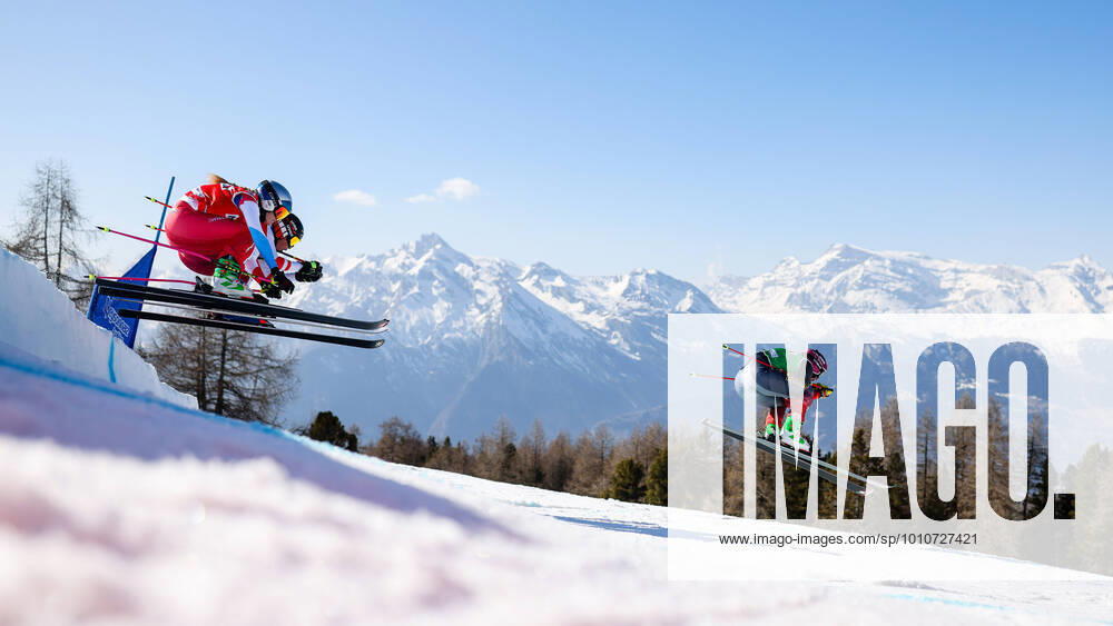 KW11 FREESTYLE SKIING - FIS WC Veysonnaz VEYSONNAZ,SWITZERLAND,19.MAR.22 - FREESTYLE SKIING - FIS World Cup, ski cross, ladies, men. Image shows Fanny Smith (SUI), Katrin Ofner (AUT) and Marielle Thompson (CAN). GEPAxpictures xDanielxGoetzhaber