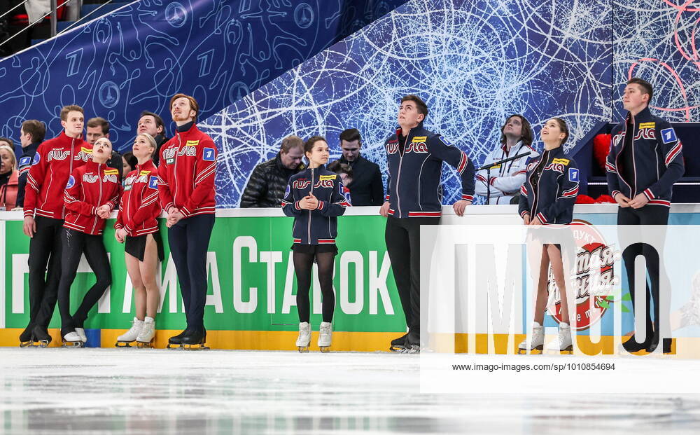 Pair skaters Aleksandra Boikova and Dmitry Kozlovsky, Yevgenia Tarasova and Vladimir Morozov, Daria Pavliuchenko and Denis Khodykin, Anastasia Mishina and Alexander Gallyamov (L-R) after performing in the Jump Competition at the Channel One Figure skating, Eiskunstlauf Cup at Saransk Arena. Sergei Bobylev TASS TS1297D2
