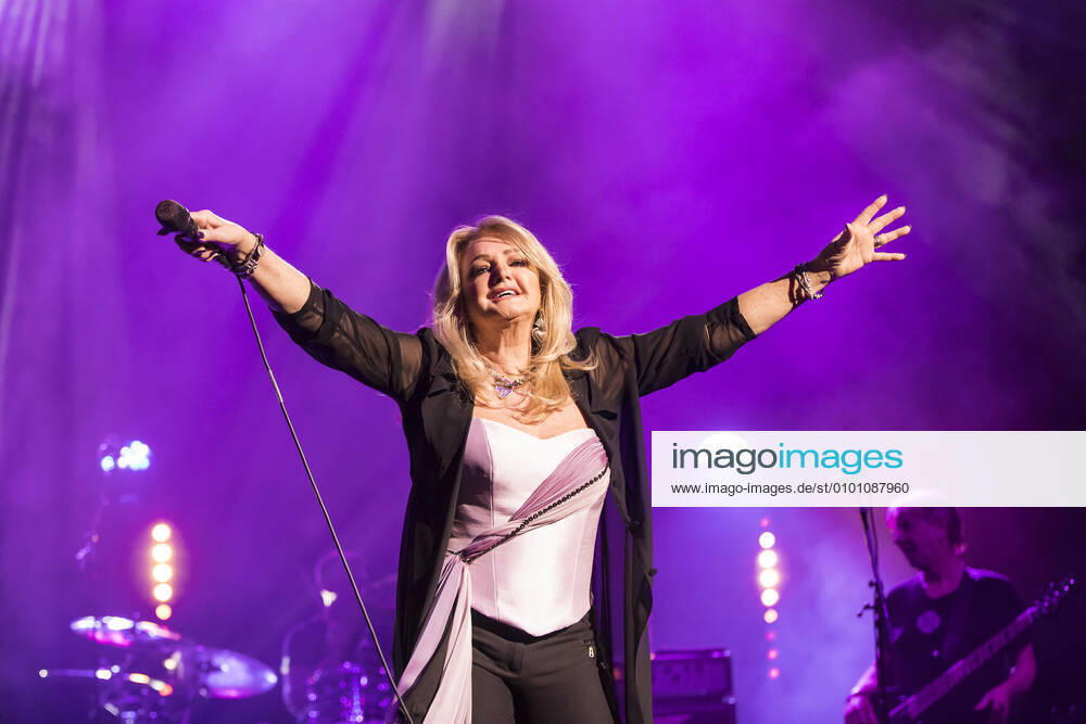 19 Bonnie Tyler, Saengerin Bonnie Tyler auf 40 Years It s A Heartache Tour live im Berliner Friedrichstadtpalast am 21.03.2018. Pop, Rock, Country, Popmusik, Rockmusik, Musik Berlin Deutschland, Germany