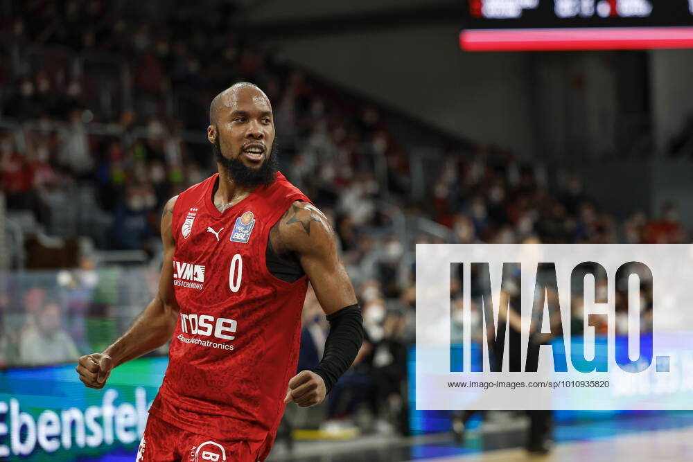 Chris Dove (Brose Bamberg, 00) amberg - HAKRO Merlins Crailsheim - easyCredit-BBL - Basketball Bundesliga Saison 2021 22 Spieltag 17, 29.03.2022 Bamberg, Brose Arena Foto: Daniel Löb Loeb