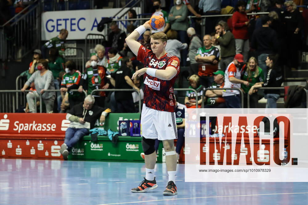 Justus Fischer (TSV Hannover-Burgdorf,54) - Handball Bundesliga Saison 2021-2022 SC Magdeburg vs. TSV Hannover-Burgdorf in der GETEC Arena in Magdeburg - Aktion,Mann,Männer,Handball,Deutschland