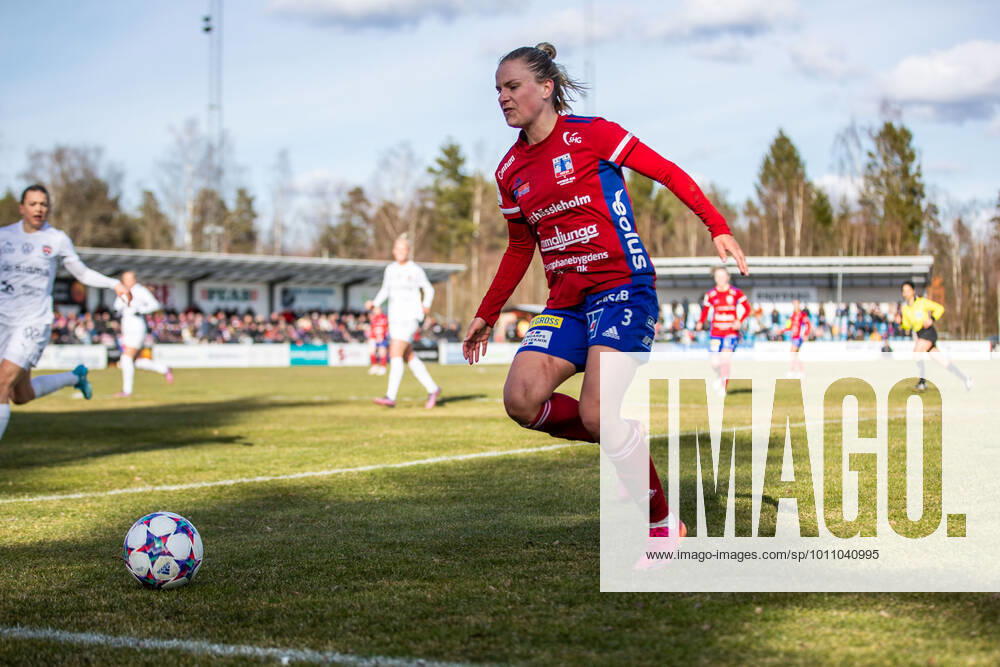 Vittsjös Julia Tunturi under fotbollsmatchen i Damallsvenskan mellan Vittsjö och FC Rosengard den 3 april 2022 i Vittsjö.