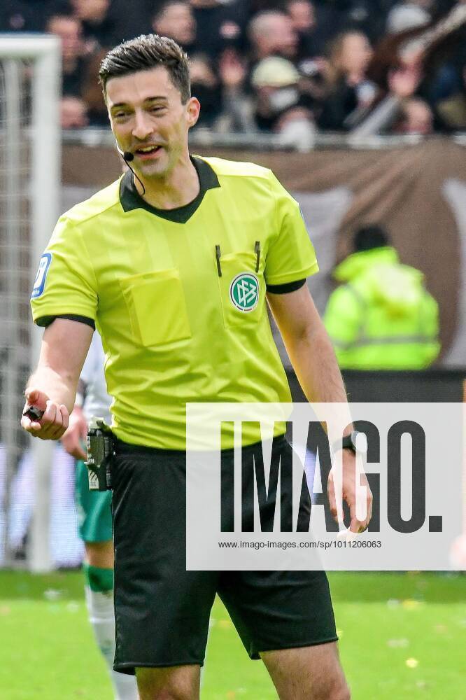 Florian Badstübner Schiedsrichter Deutschland , Hamburg , Millerntorstadion , 2. Fussball Bundesliga , FC St Pauli - SV Werder Bremen