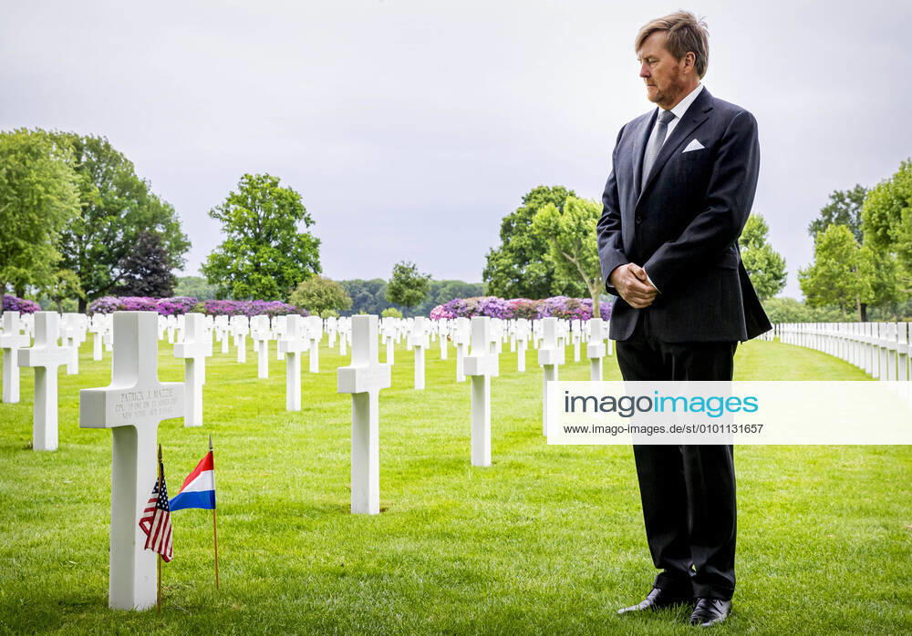 Bilder des Jahres 2020, Entertainment 05 Mai König Willem Alexander am Gedenktag anlässlich des 75. Jahrestages der Befreiung der Niederlande 24-05-2020 Margraten King Willem-Alexander attended the memorial day on the occasion of the 75th anniversary of the liberation of the Netherlands at the American cemetery Margraten. Due to the outbreak of the coronavirus COVID-19, this year s commemoration will be held in an adapted abbreviated form, without an audience.