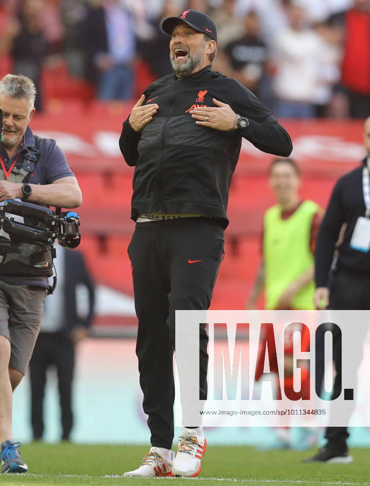 London, England, 16th April 2022. Jurgen Klopp, Manager of Liverpool celebrates after his team win the Emirates FA Cup match at Wembley Stadium, London. Picture credit should read: Paul Terry Sportimage . SPI-1649-0049