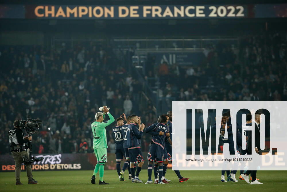 KW16 Fußball, Paris St. Germain - RC Lens Le Paris Saint Germain est champion de France 2022 apres leur match nul contre Lens FOOTBALL : Paris Saint Germain vs RC Lens - Ligue 1 Uberteat - 23 04 2022 AurelienMorissard Panoramic
