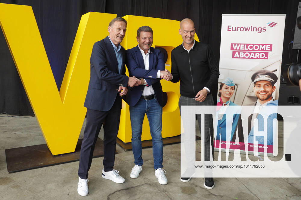 Fussball, Wirtschaft, Eurowings, Dortmund Airport, Präsentation Eurowings Fanairbus, v. l. Hans-Joachim Watzke (Borussia Dortmund, Jens Bischof (Vorsitzender der Geschäftsführung Eurowings), Carsten Cramer (Borussia Dortmund), Foto: Dennis Ewert RHR-FOTO xRHR-FOTO DEx