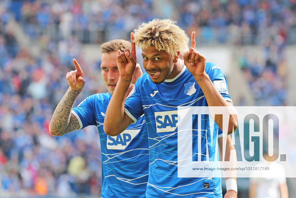 Fussball 1.Bundesliga, TSG 1899 Hoffenheim - Bayer 04 Leverkusen, v.l. Goal scored, Tor zum 1:0 Georginio Rutter (TSG 1899 Hoffenheim) Torjubel, Goal celebration, celebrate the goal, celebrates scoring Sinsheim