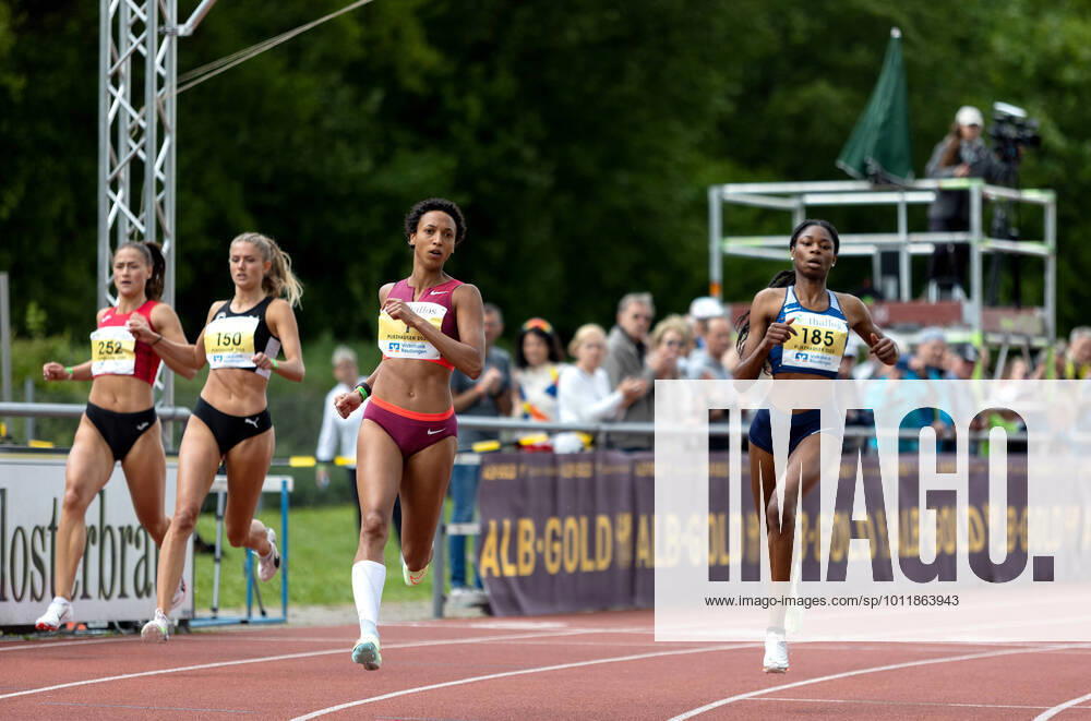 KW18 31. Internationales thallos Laeufermeeting; Pliezhausen, 08.05.2022 Hatte am Ende die Nase vorn: Malaika Mihambo (GER LG Kurpfalz) im Ziel nach 150m; mit im Bild sind Alica Schmidt (GER SCC Berlin) und Holly Okuku (GER GSV Eintracht Baunatal) zu sehen; 31. Internationales thallos Laeufermeeting am 08.05.2022 im Schoenbuchstadion in Pliezhausen (Baden-Wuerttemberg).