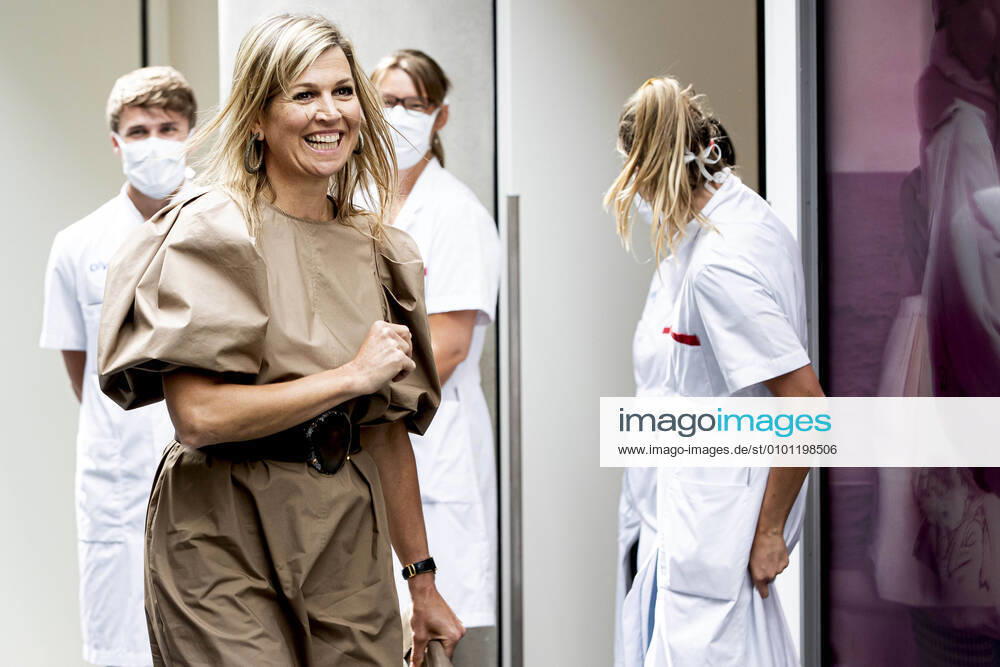 Amsterdam Queen Máxima visited, in the context of the digital transformation that hospital care is undergoing in times of corona, the OLVG ( Onze Lieve Vrouwe Gasthuis) hospital in Amsterdam. Due to the outbreak of COVID-19, OLVG has focused on further digitization of care in order to provide patients and their loved ones with the best possible remote support. One of OLVG s initiatives is The Corona Check, which was developed together with Luscii, originally for non-corona related care. With the Corona Check app it is possible to transmit health data daily via a smartphone or tablet.