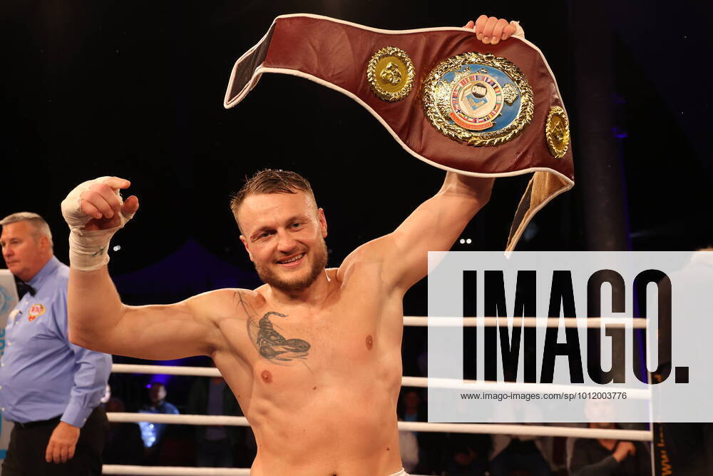 KW19 Boxen: SES-Boxgala, Magdeburg, 14.05.2022 WBO European Championship, EM, Europameisterschaft Adam Deines (GER) - Norbert Dabrowski (POL)