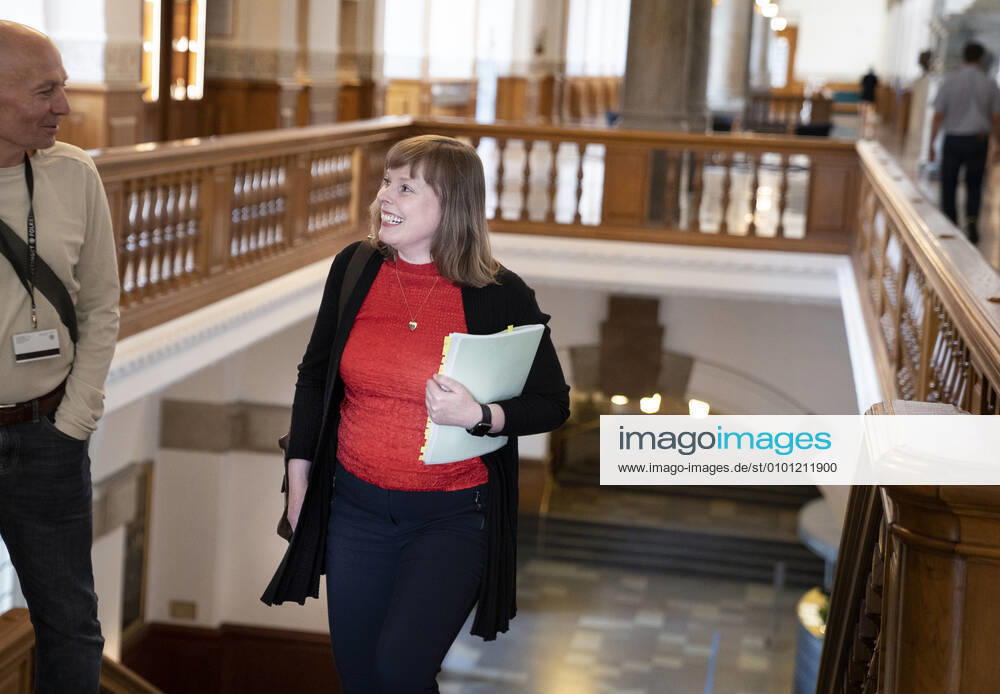 Kulturminister Joy Mogensen (S) er kaldt i aabent samraad om udbuddet af en ny digital public service-radiokanal paa Christiansborg, onsdag den 27. maj 2020. Ministeren skal blandt andet svare paa hvilke droeftelser om udbudsprocessen, der har vaeret internt i ministeriet og internt i regeringen, foer og efter udbuddet blev afgjort.. , Copenhagen Denmark