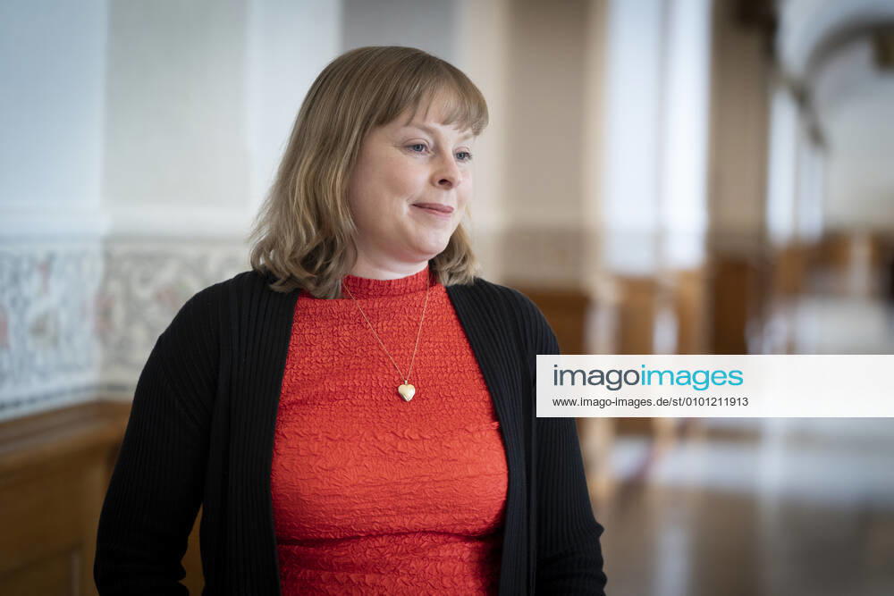 Kulturminister Joy Mogensen (S) er kaldt i aabent samraad om udbuddet af en ny digital public service-radiokanal paa Christiansborg, onsdag den 27. maj 2020. Ministeren skal blandt andet svare paa hvilke droeftelser om udbudsprocessen, der har vaeret internt i ministeriet og internt i regeringen, foer og efter udbuddet blev afgjort.. , Copenhagen Denmark
