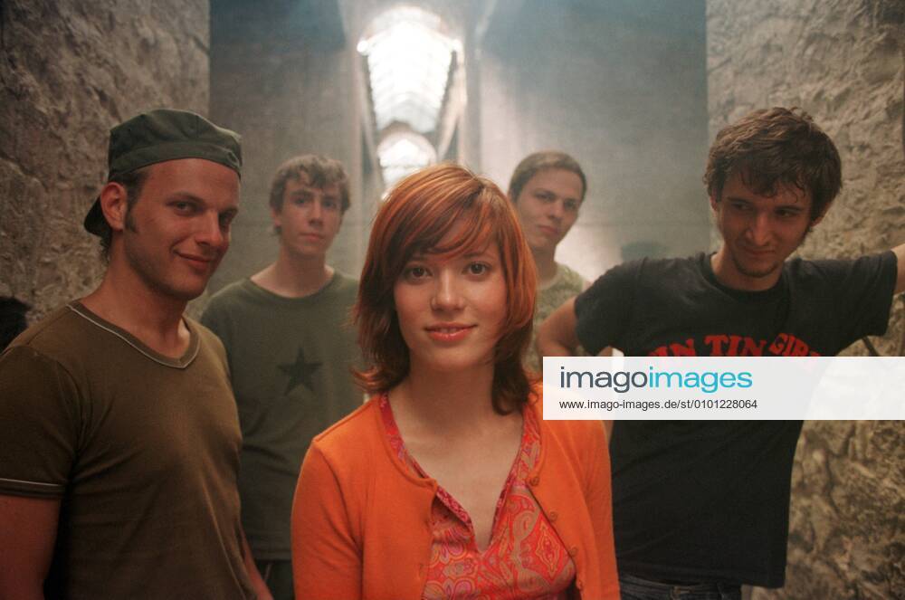 1 Portrait: Mia & Band, Sängerin Mieze aus Berlin, Berlinerin, Popsängerin, rote Haare, Mädchen, Pop, Dance, Musik, R±dersdorf Deutschland, Germany