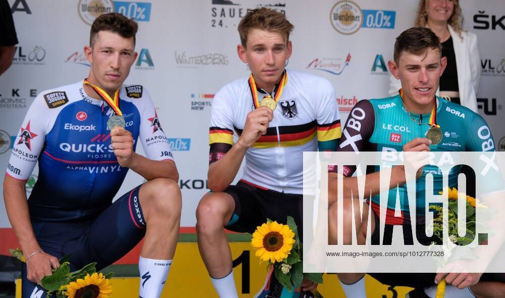 Marsberg, Radsport DM Deutsche Straßenrad-Meisterschaften Siegerehrung Einzelzeitfahren der Männe 2. Platz Jannik Steimle Sieger Lennard Kämna 3. Platz Nils Politt,