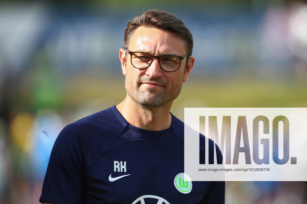 Fussball Testspiel, WAZ Veltins Auswahl - VfL Wolfsburg, v.l. Robert Kovac (Wolfsburg, Co Trainer) Portrait, Portraet, Einzelbild Fallersleben
