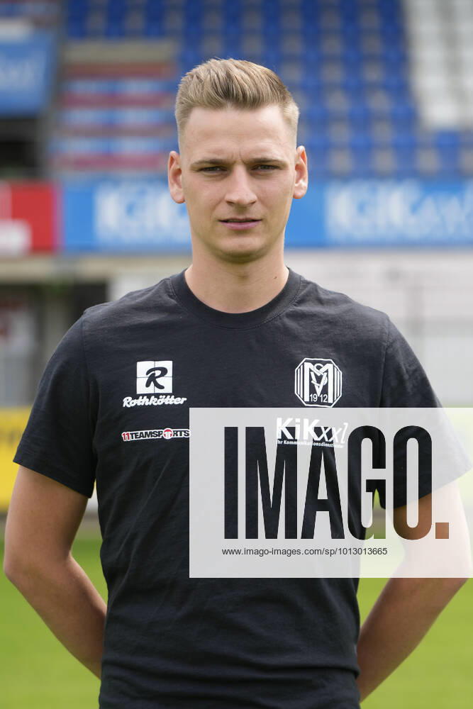 Hänsch-Arena, Meppen, Maximilian David; SV Meppen 1912 e.V.; 3. Liga, Porträttermin 2022 2023, DFL REGULATIONS PROHIBIT ANY USE OF PHOTOGRAPHS AS IMAGE SEQUENCES AND OR QUASI-VIDEO. Meppen Niedersachsen Germany Hänsch-Arena