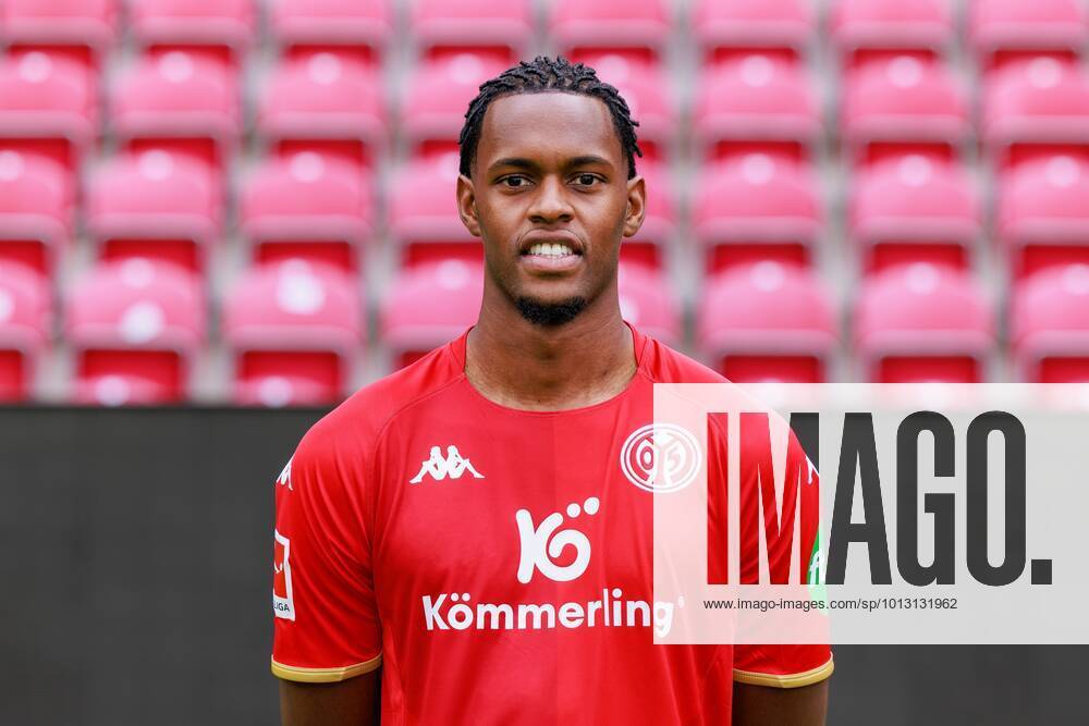 Mainz, MEWA-Arena, 11.07.2022, Mannschaftsfoto 1. Bundesliga - 1.FSV Mainz 05, Edimilson Fernandes (20)