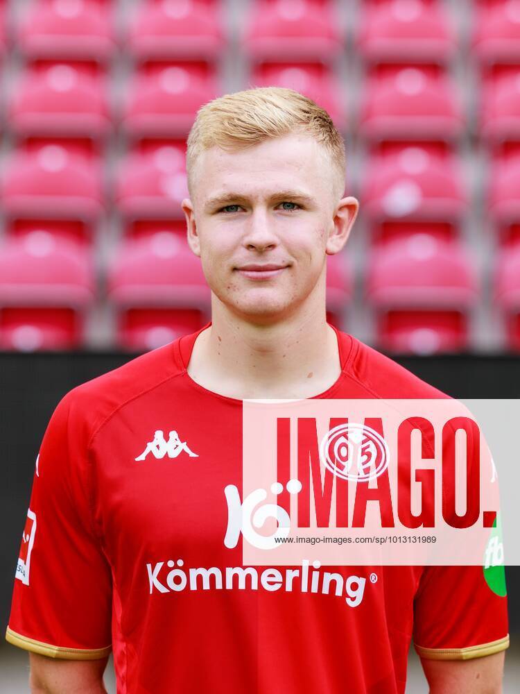 Mainz, MEWA-Arena, 11.07.2022, Mannschaftsfoto 1. Bundesliga - 1.FSV Mainz 05, Jonathan Burkardt (29)