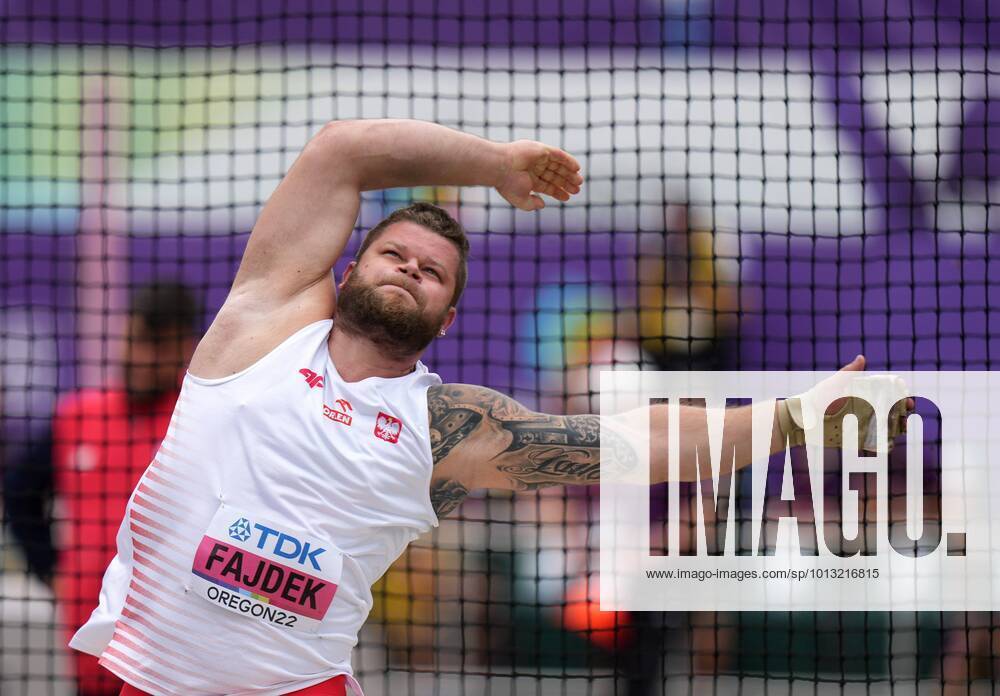 Bilder des Jahres 2022, Sport 07 Juli (220717) -- EUGENE, July 17, 2022 -- Pawel Fajdek of Poland competes during the men s hammer throw final at the World Athletics Championships Oregon22 in Eugene, Oregon, the United States, July 16, 2022. ) (SP)U.S.-EUGENE-ATHLETICS-WORLD CHAMPIONSHIPS-MEN S HAMMER THROW FINAL WuxXiaoling