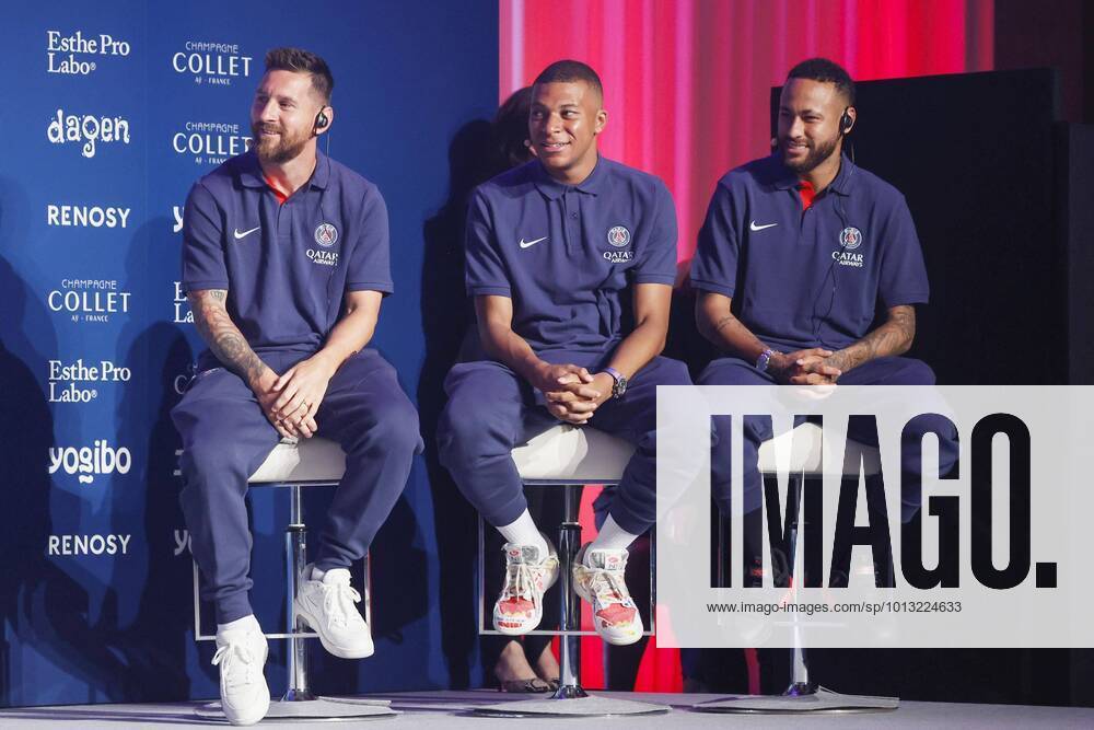 Bilder des Jahres 2022, Sport 07 Juli Football: PSG in Japan for matches vs. J-League clubs Paris Saint-Germain s (from L) Lionel Messi, Kylian Mbappe and Neymar attend a press conference, PK, Pressekonferenz in Tokyo on July 17, 2022. The French football club will play friendlies against Kawasaki Frontale on July 20, Urawa Reds on July 23 and Gamba Osaka on July 25. A14AA0001315814P