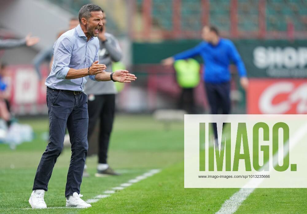 Russia Soccer Premier-League Lokomotiv - Nizhny Novgorod 8237643 17.07.2022 Lokomotiv s head coach Josef Zinnbauer celebrates the team s goal during the Russian Premier-League soccer match between Lokomotiv Moscow and Pari Nizhny Novgorod, in Moscow, Russia. Alexander Vilf Sputnik Moscow Russia