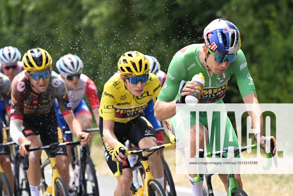 CAHORS, FRANCE - JULY 22 : Van Aert Wout (BEL) of Team Jumbo-Visma drinking from his water bottle during stage 19 of the 109th edition of the 2022 Tour de France cycling race, a stage of 189 kms with start in Castelnau-Magnoac and finish in Cahors on July 22, 2022 in Cahors, France, 22 07 2022 ( Motordriver Kenny Verfaillie - Tour de France 2022 - Stage 19 PhotoNews Panoramic