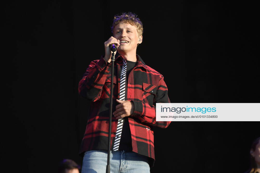Bilder des Jahres 2020, Entertainment 05 Mai Entertainment Themen der Woche KW22 Tim Bendzko live beim Autokultur-Konzert auf dem Schützenplatz. Hannover