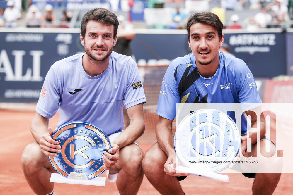 KW30 TENNIS - ATP, Tennis Herren Generali Open 2022 KITZBUEHEL,AUSTRIA,30.JUL.22 - TENNIS - ATP World Tour, Generali Open. Image shows Pedro Martinez (ESP) and Lorenzo Sonego (ITA). Keywords: trophy. GEPAxpictures xPatrickxSteiner