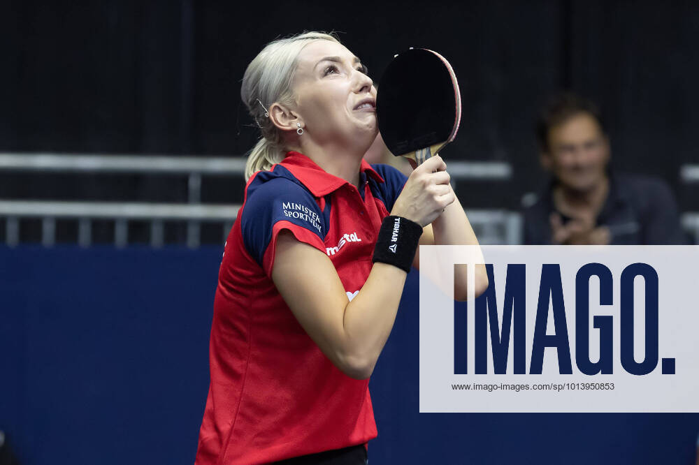 KW33 Tischtennis Europameisterschaften Großer Jubel und Freudentränen bei Bernadette Szocs (Rumänien) nach ihrem Sieg gegen Xia Lian Ni (Luxemburg). Tischtennis Europameisterschaften als Teil der European Championships vom 13. bis 21. August in München., München Bayern Deutschland Rudi-Sedlmayer-Halle