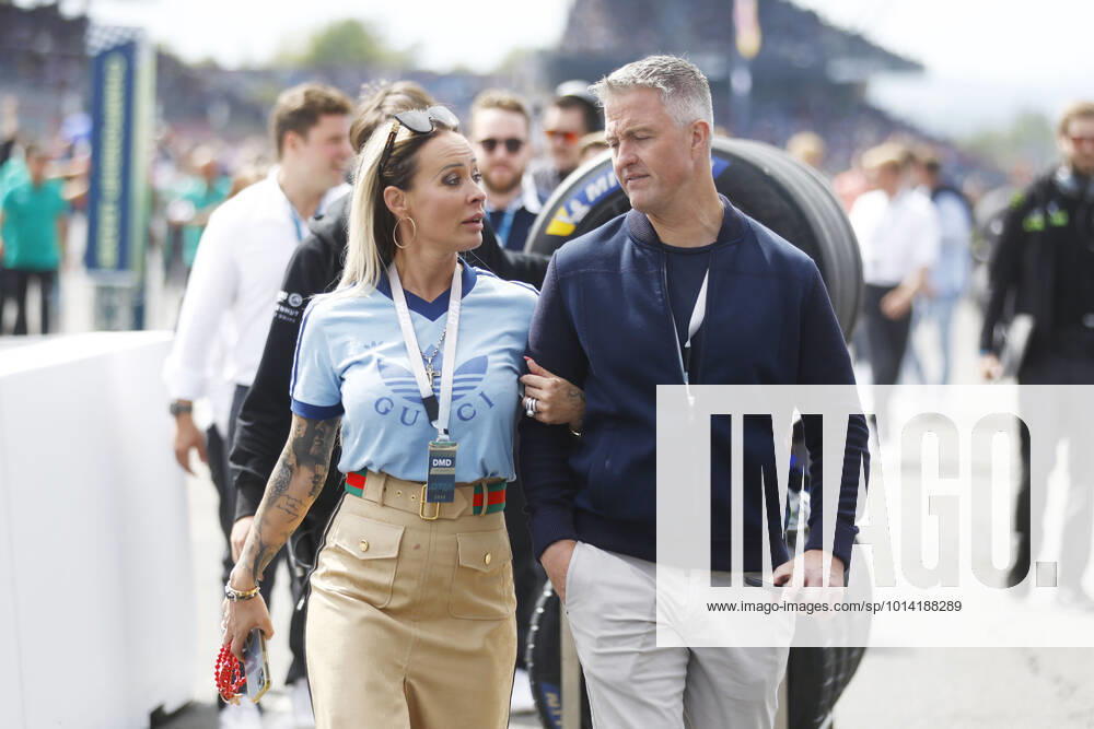 Nürburg: DTM Nürburgring 2022 on August, 28, 2022, (Photo by Hoch Zwei) Ralf und Cora Schumacher auf dem Grid Nürburg Deutschland
