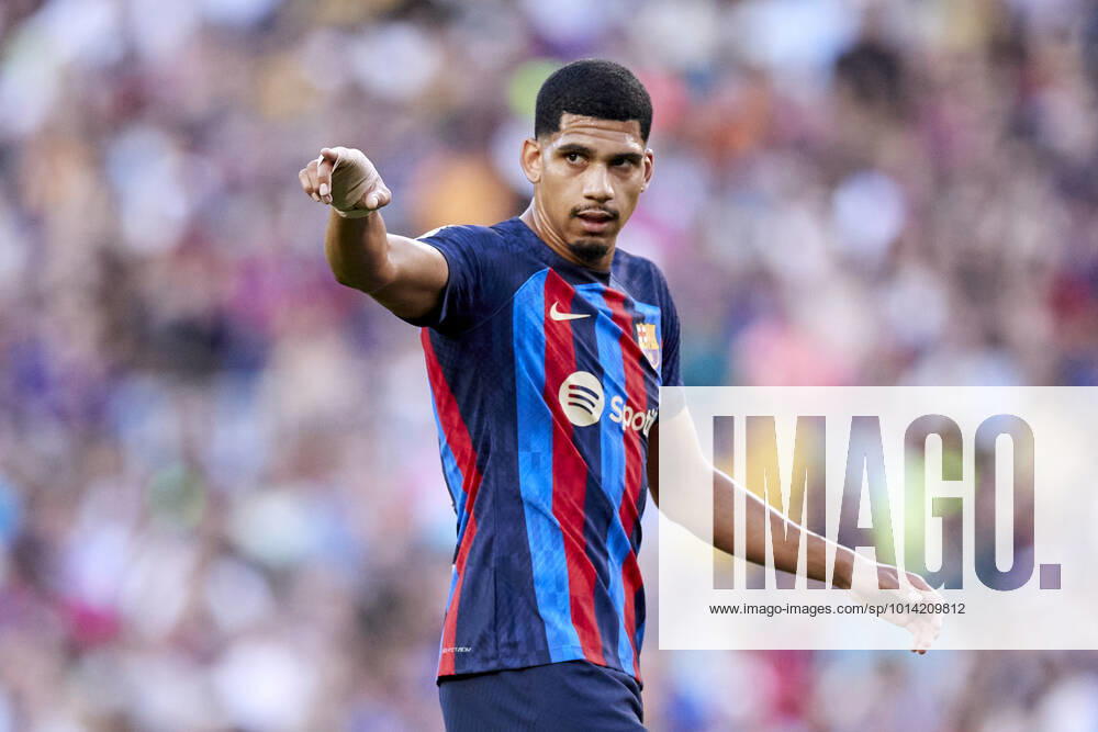 ESP: FC Barcelona, Barca v Real Valladolid CF - La Liga Santander Ronald Araujo of FC Barcelona react during the La Liga Santander match between FC Barcelona and Real Valladolid CF at Spotify Camp Nou on August 28, 2022, in Barcelona, Spain. Barcelona Spotify Camp Nou Catalunya Spain _RL_FCBvVALL_020_444
