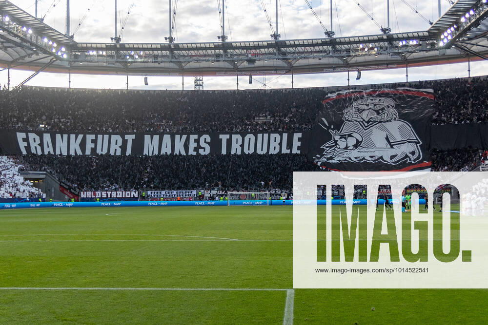 - UEFA Champions League: Eintracht Frankfurt - Sporting Lissabon am 07.09.2022 im Deutsche Bank Park in Frankfurt Die Fans von Eintracht Frankfurt mit einer Choreografie