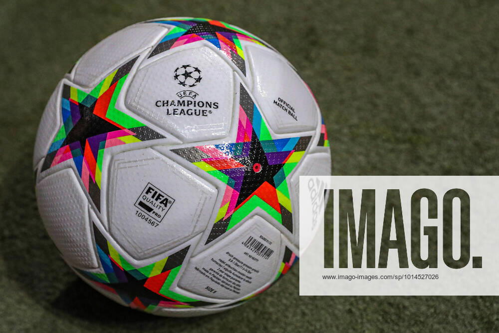 - UEFA Champions League: Eintracht Frankfurt - Sporting Lissabon am 07.09.2022 im Deutsche Bank Park in Frankfurt Offizieller Spielball der UEFA Champions League