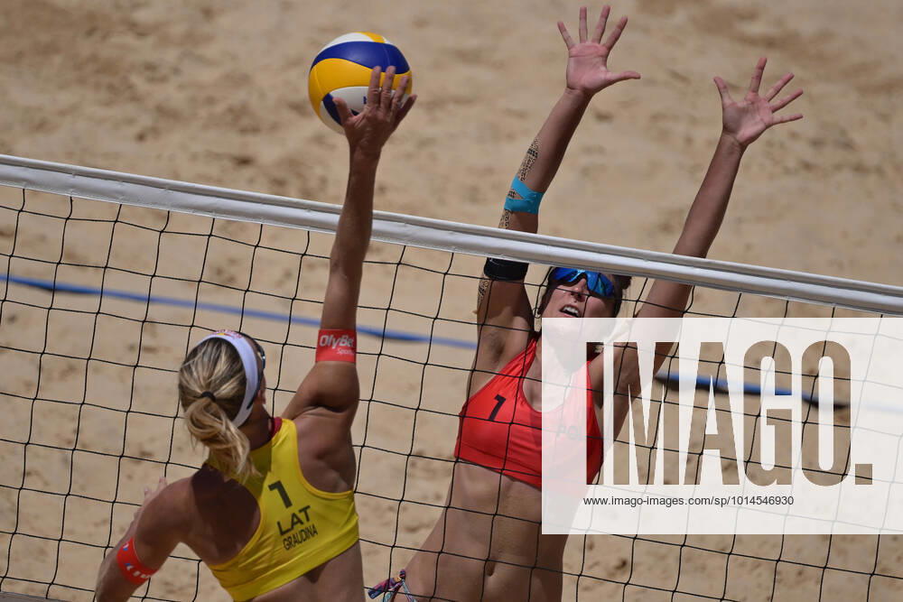 Beach volleyball, Beachvolleyball World Championships Roma 2022 Foto Alfredo Falcone LaPresse 15 06 2022 Roma, Italia Beach Volley Beach Volleyball World Championships Roma 2022 Kravcenoka Gradina (lat) vs Wojtasik Kociolek (pol) Nella foto: un momento dell& x2019;incontro Photo Alfredo Falcone LaPresse 15 06 2022 Roma, Italy Sport Volleyball Beach Volleyball World Championships Roma 2022 Kravcenoka Gradina (lat) vs Wojtasik Kociolek (pol) In the pic: a moment of the match AF Roma Italia