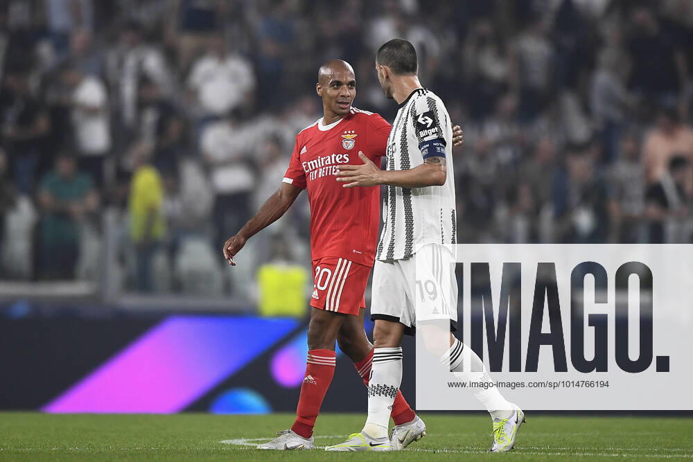 Juventus FC v SL Benfica - UEFA Champions League Leonardo Bonucci of Juventus FC speaks with Joao Mario of SL Benfica during halftime of the UEFA Champions League football match between Juventus FC and SL Benfica. Turin Italy