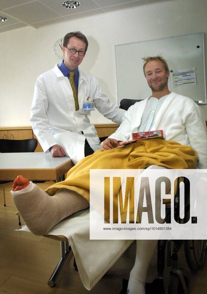 INNSBRUCK 20031023 Norwegian alpine ski star Kjetil Andre Aamodt in his wheel chair at the University Clinic of Innsbruck, Austria, Thursday, October 23, 2003. Aamodt broke his ankle during practice at the Norwegian training camp in Solden, Austria Photo Calle Tornstrom SCANPIX Code 20520 INNSBRUCK oSTERRIKE BILDER