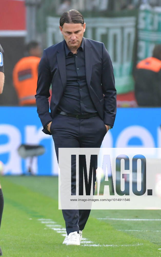 Fussball 1.Bundesliga, Bayer 04 Leverkusen - Werder Bremen, v.l. Trainer Gerardo Seoane (Bayer Leverkusen) Leverkusen