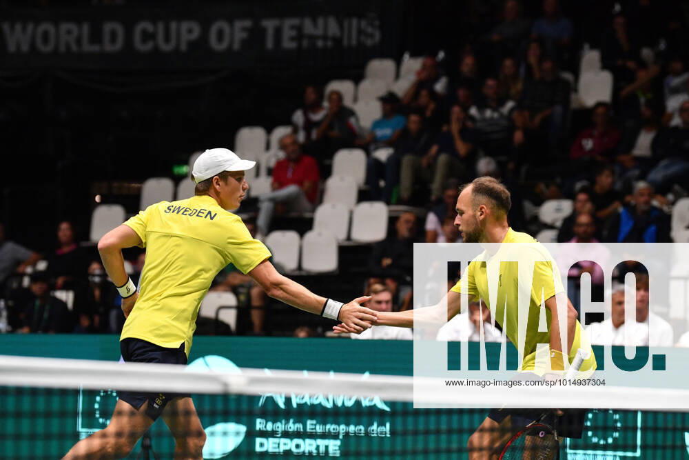 Foto Massimo Paolone LaPresse 18 Settembre 2022 - Bologna, Italia - tennis - Italia vs Svezia - Simone Bolelli Fabio Fognini vs Andre Goransson Dragos Nicolae - Coppa Davis 2022 - Unipol Arena. Nella foto: Andre Goransson e Dragos Nicolae September 18, 2022 Bologna, Italy - sport, tennis - Italy vs Sweden - Simone Bolelli Fabio Fognini vs Andre Goransson Dragos Nicolae - Davis Cup 2022 - Unipol Arena. In the pic: Andre Goransson and Dragos Nicolae