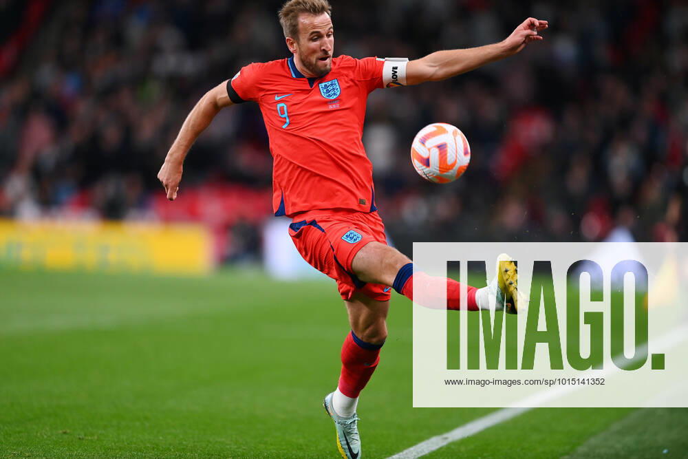 UEFA Nations League 26.09.2022 in Wembley England - Deutschland Harry Kane (England) am Ball