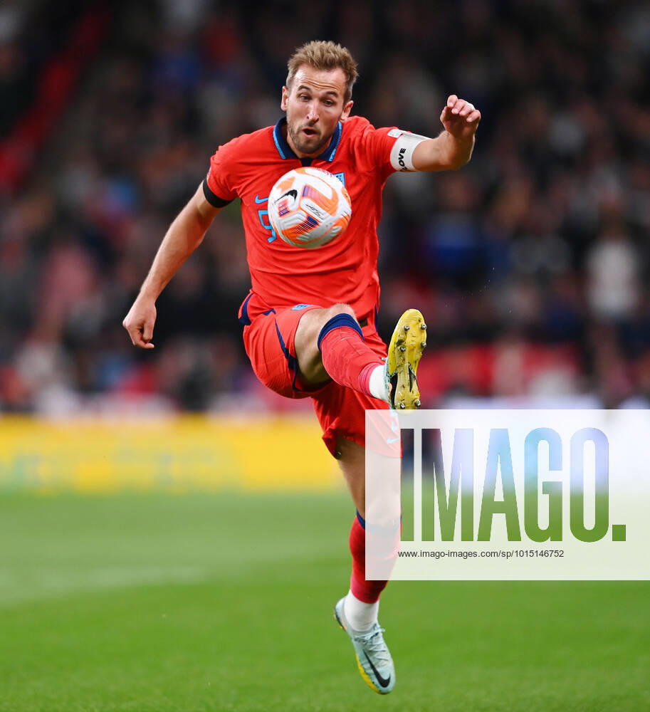 UEFA Nations League 26.09.2022 in Wembley England - Deutschland Harry Kane (England) am Ball