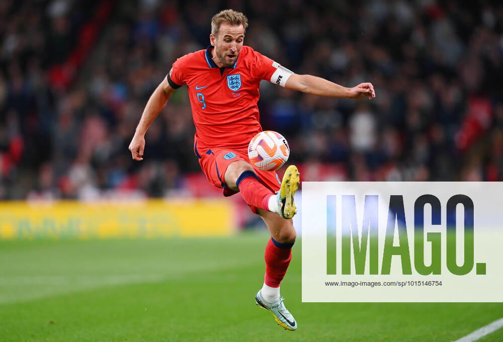 UEFA Nations League 26.09.2022 in Wembley England - Deutschland Harry Kane (England) am Ball