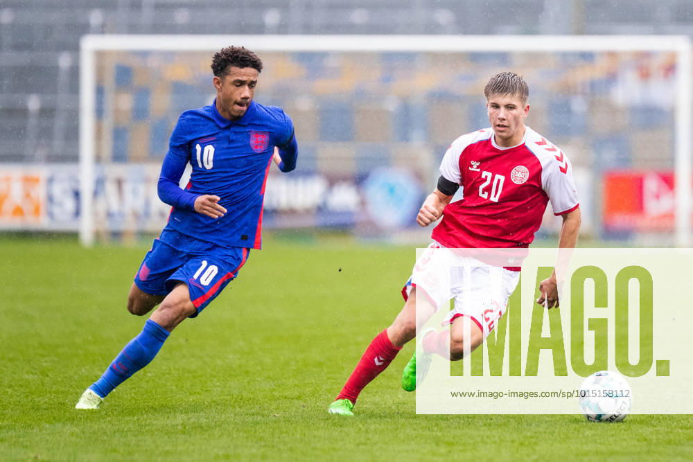 Denmark U19 v England U19, UEFA U19 Championship qualifier, Hobro, Denmark Hobro, Denmark. 27th, September 2022. Gustav Christensen (20) of Denmark and George Hall (10) of England seen during the UEFA U19 Championship qualifier between Denmark and England at DS Arena in Hobro. Hobro Denmark